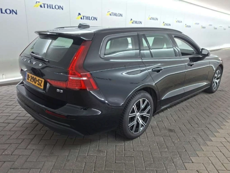 Volvo V60 B3 Essential, снимка 3 - Автомобили и джипове - 53813436