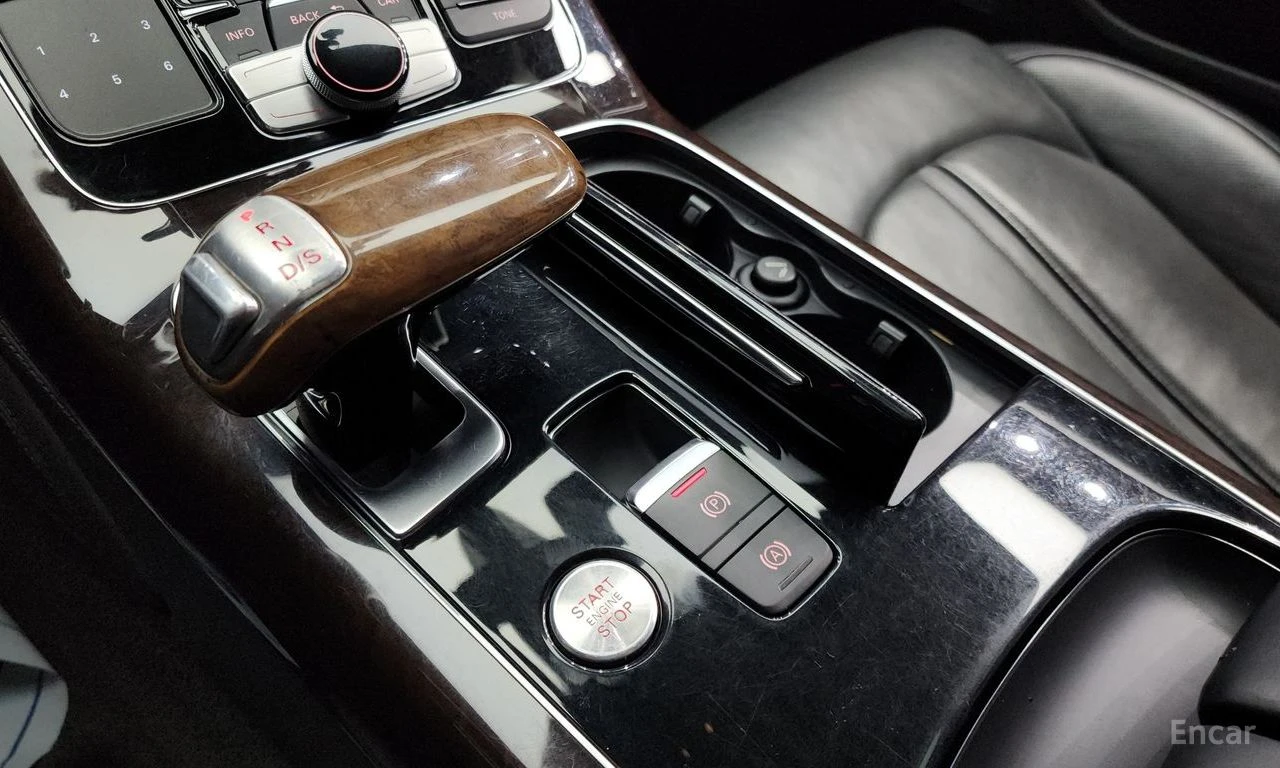 Audi A8 4.0 TFSI Quattro* B&O* DISTRONIC* HEAD-UP* 360 CAM, снимка 15 - Автомобили и джипове - 54762873