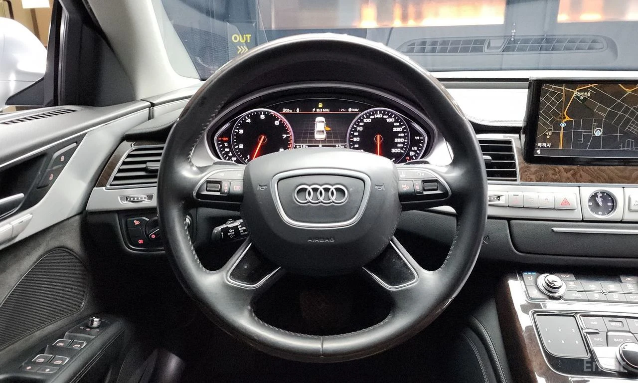Audi A8 4.0 TFSI Quattro* B&O* DISTRONIC* HEAD-UP* 360 CAM, снимка 10 - Автомобили и джипове - 54762873