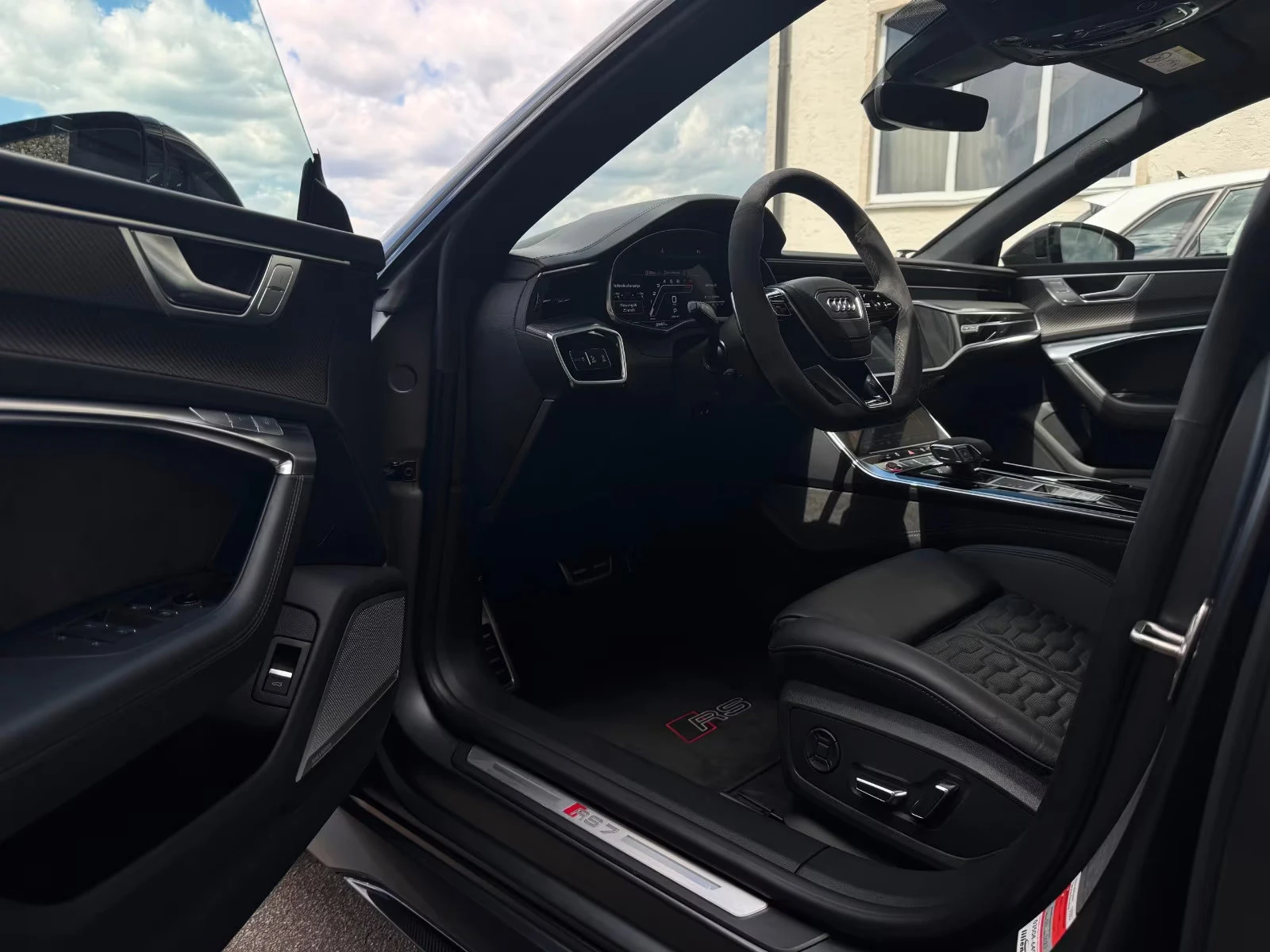 Audi Rs7 QUTTRO/600HP/CARBON/SOFT/360/PANO/MAT/KERAMIK/499z, снимка 13 - Автомобили и джипове - 55089788
