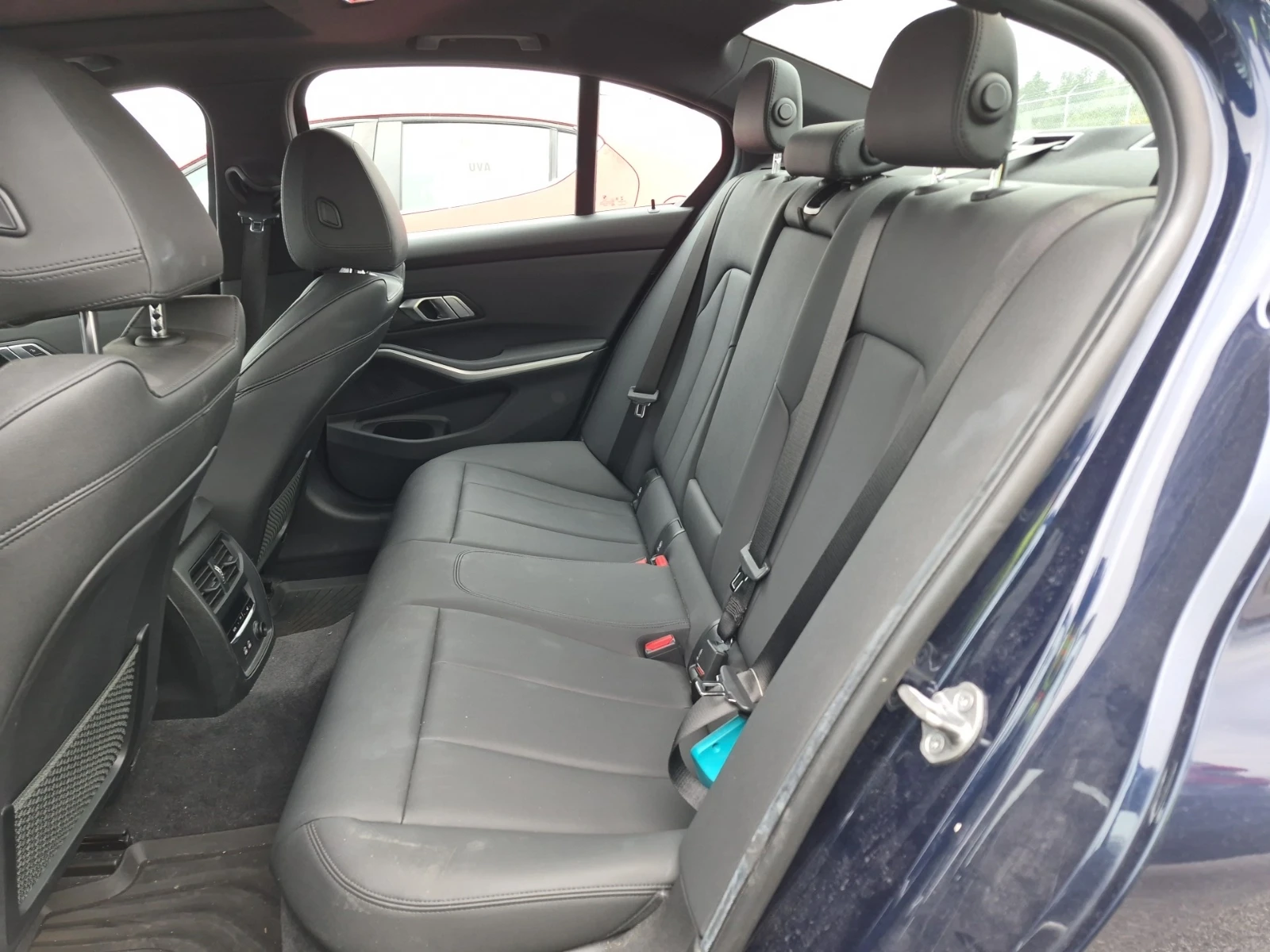 BMW 330 i xDrive, снимка 11 - Автомобили и джипове - 55144357