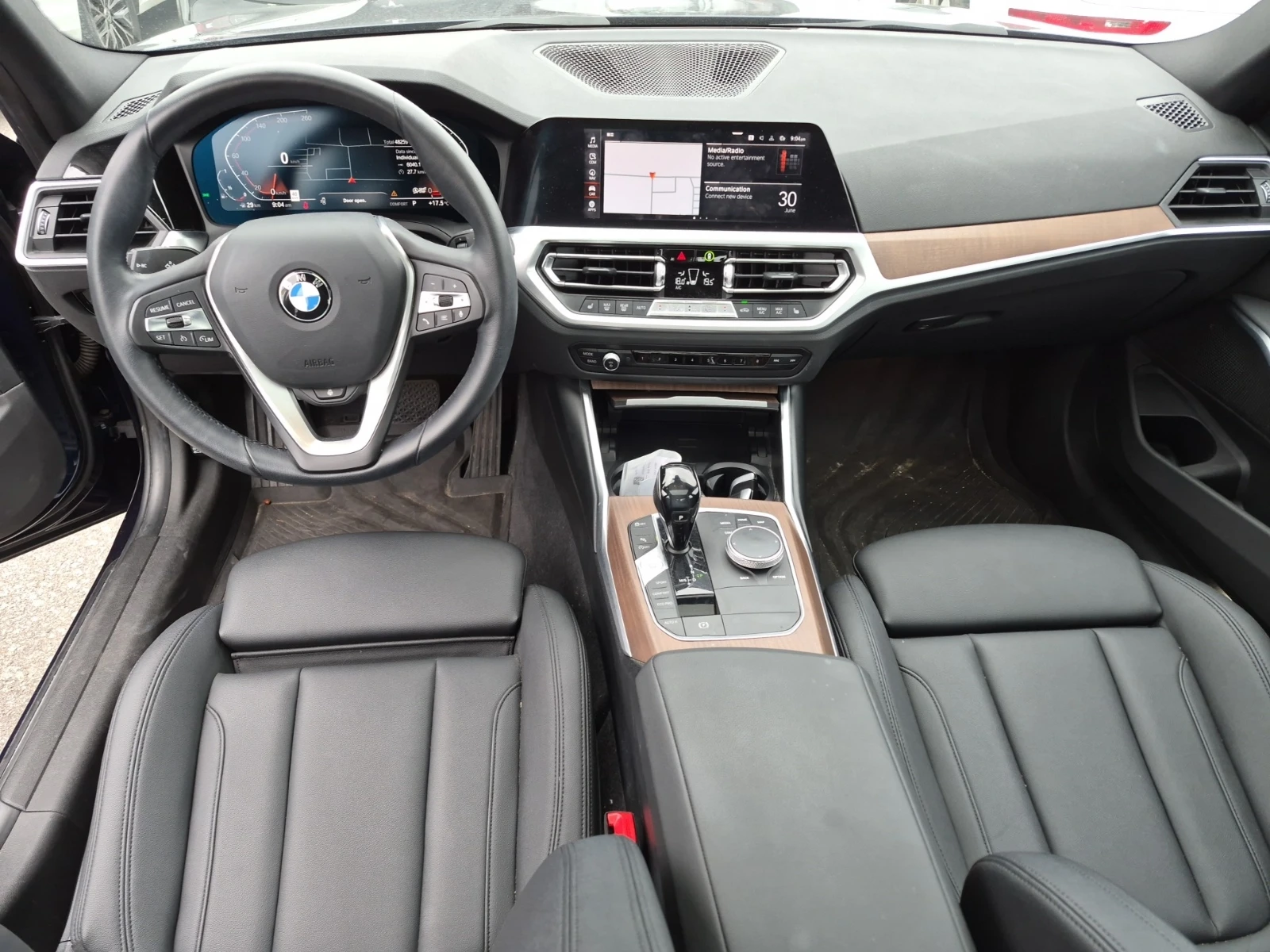BMW 330 i xDrive, снимка 9 - Автомобили и джипове - 55144357