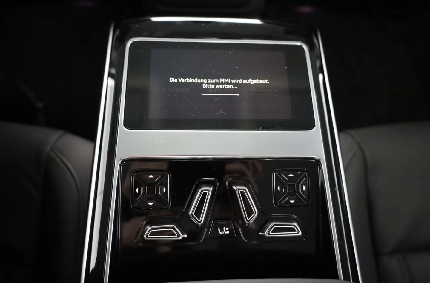 Audi A8 60 TFSIe / LONG/ QUATTRO/ B&O/ HUD/ MATRIX/ 360 /, снимка 17 - Автомобили и джипове - 55240844