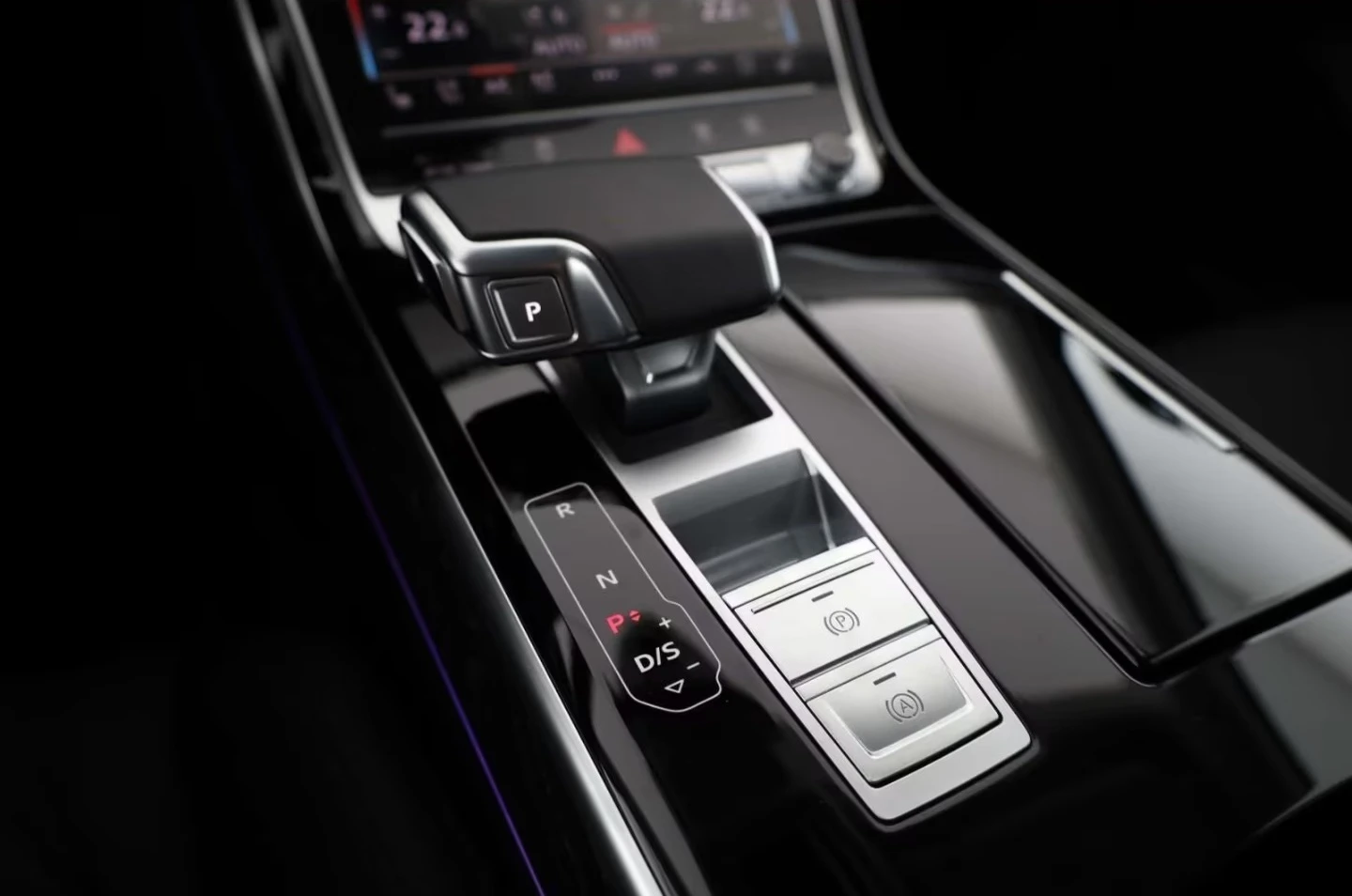 Audi A8 60 TFSIe / LONG/ QUATTRO/ B&O/ HUD/ MATRIX/ 360 /, снимка 14 - Автомобили и джипове - 55240844