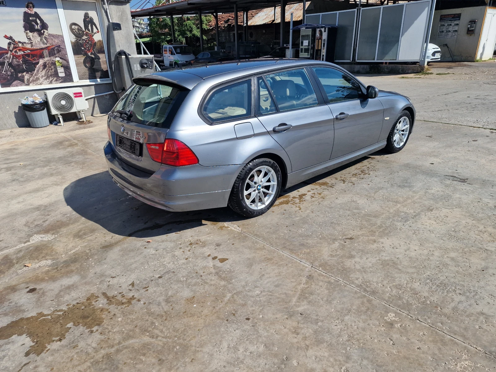 BMW 320, снимка 6 - Автомобили и джипове - 56154894