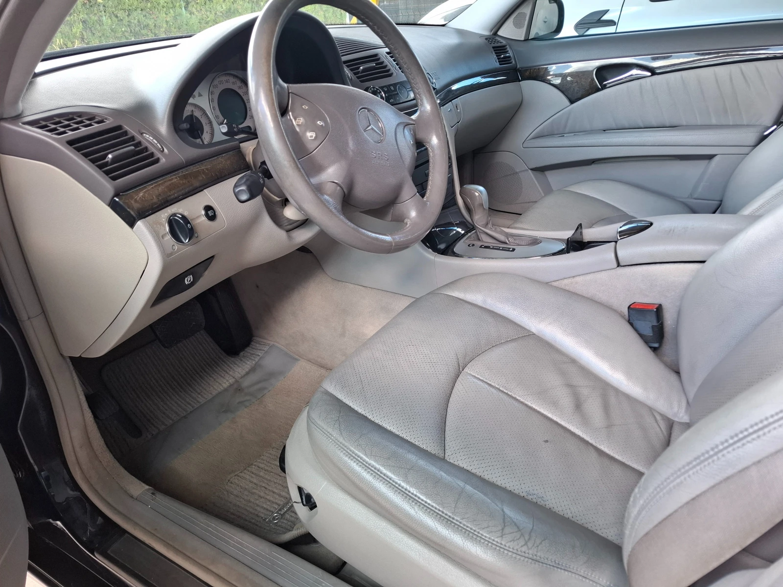 Mercedes-Benz E 270, снимка 5 - Автомобили и джипове - 56191672