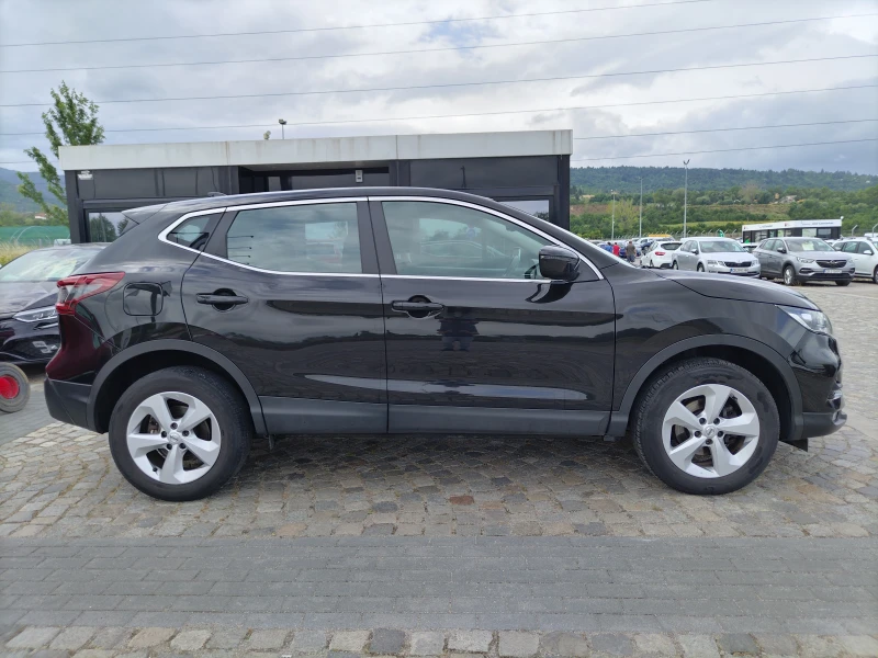 Nissan Qashqai 1.3 TCe 140к.с./Acenta, снимка 4 - Автомобили и джипове - 46478308