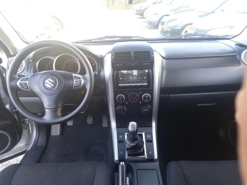 Suzuki Grand vitara 2.4i 169k.c.Swiss Edition, NAVI, снимка 9 - Автомобили и джипове - 47884018