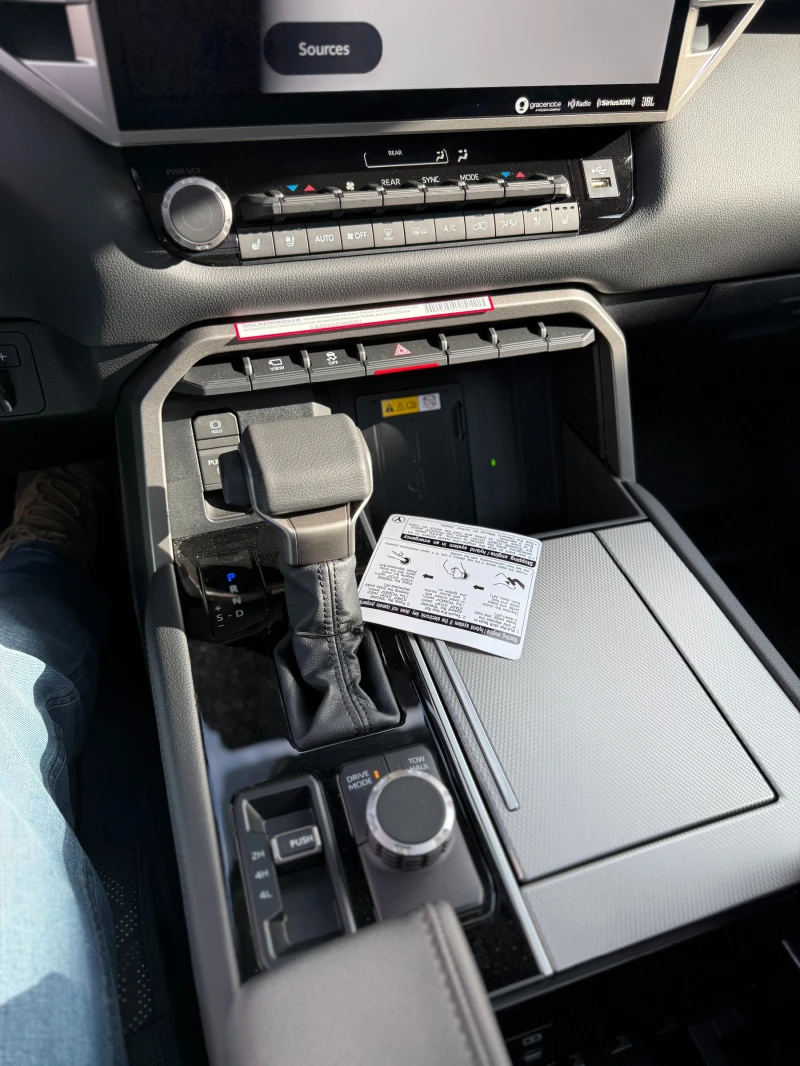 Toyota Sequoia Limited, НОВА, 2025, 3.5 ХИБРИД, НАЛИЧНА, 10 км , снимка 15 - Автомобили и джипове - 52164343