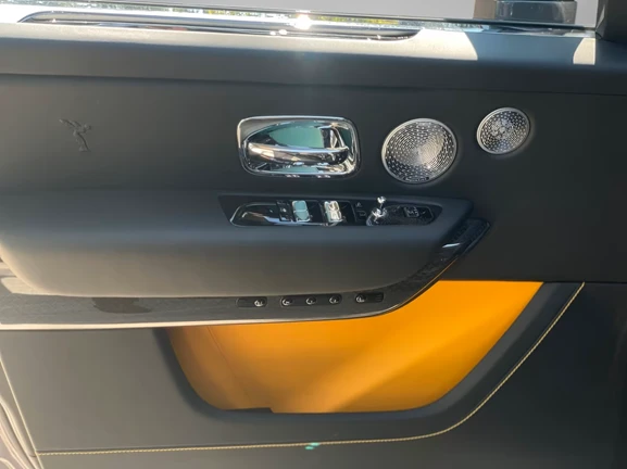 Rolls-Royce Cullinan Black Badge = NEW = Гаранция - изображение 6