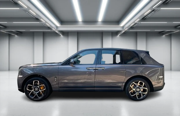 Rolls-Royce Cullinan Black Badge = NEW = Гаранция - изображение 4