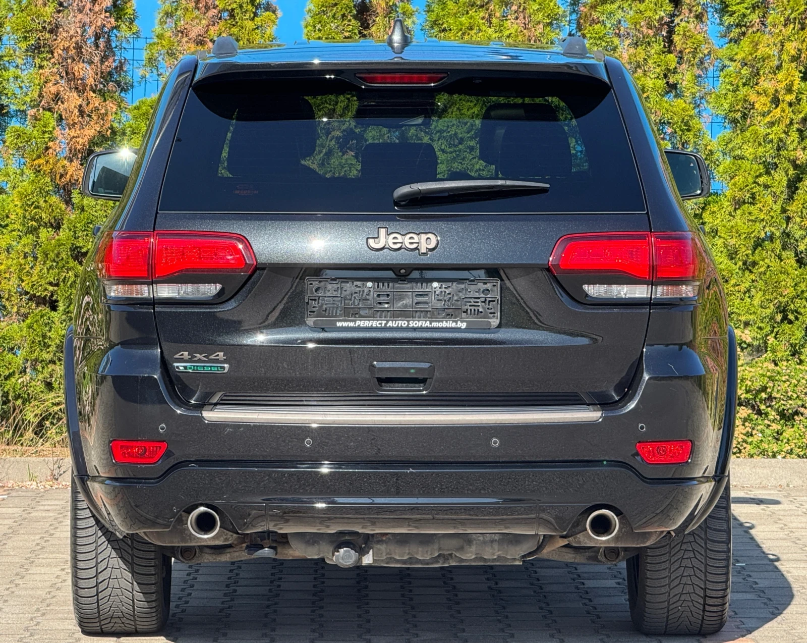 Jeep Grand cherokee FACE-LIFT-ЮБИЛЕЙНО-ПАНОРАМА-KEYLESS-ОБДУХВАНЕ-FUL - изображение 4