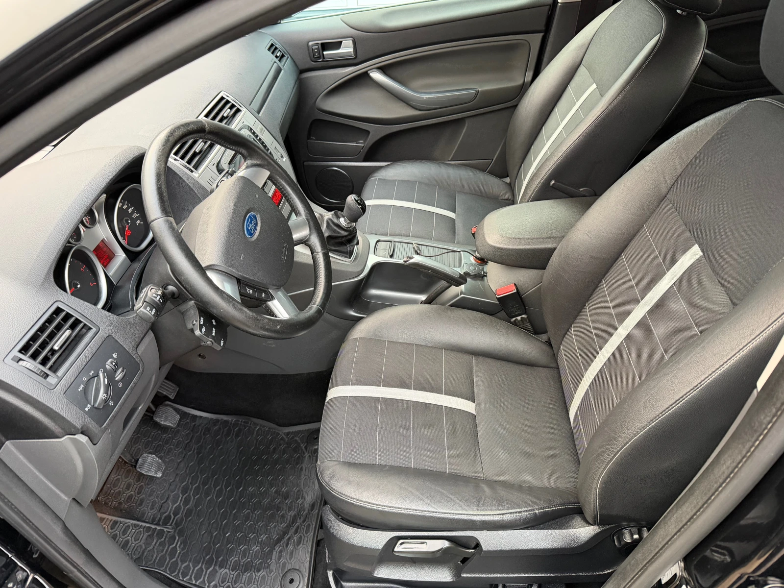 Ford Kuga 2.0TDCI* 4X4* TITANIUM - изображение 10