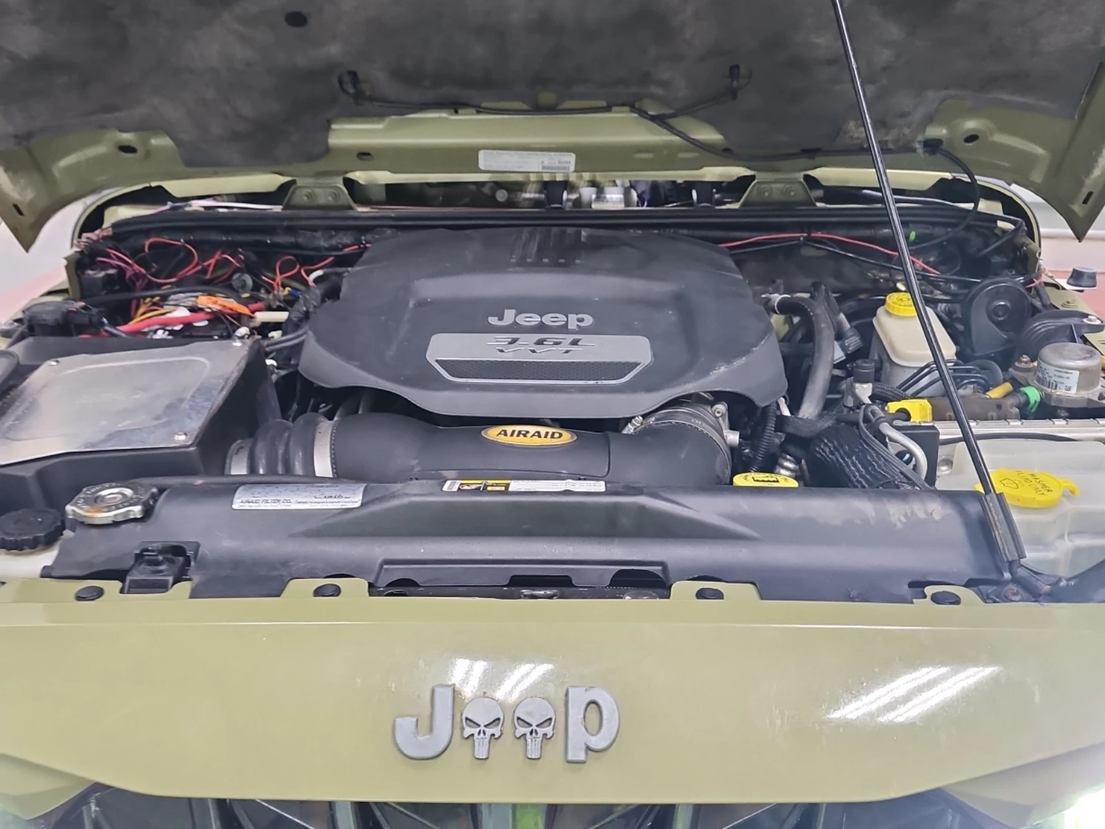 Jeep Wrangler UNLIMITED RUBICON/3.6/КОЖА/КАМЕРА/НАВИ  - изображение 3