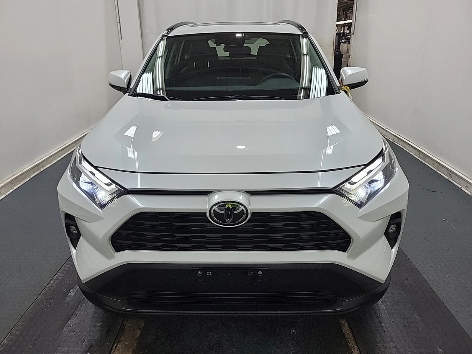 Toyota Rav4 * XLE* Aвтокредит* Пълна сервизна история* 