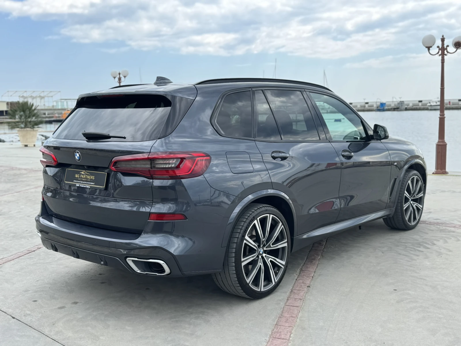 BMW X5 40i xDrive M-Power Individual, снимка 5 - Автомобили и джипове - 54245742