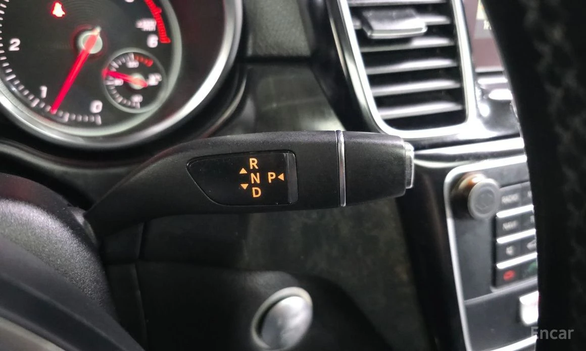 Mercedes-Benz GLE 250, снимка 9 - Автомобили и джипове - 54548458