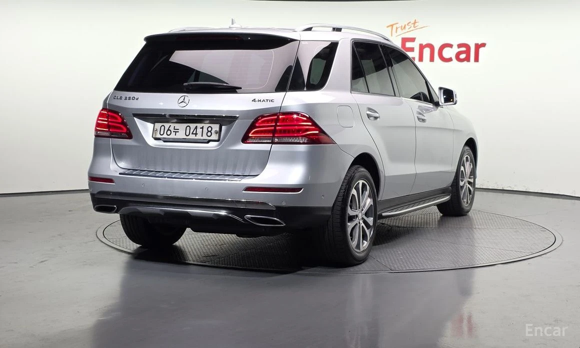 Mercedes-Benz GLE 250, снимка 2 - Автомобили и джипове - 54548458