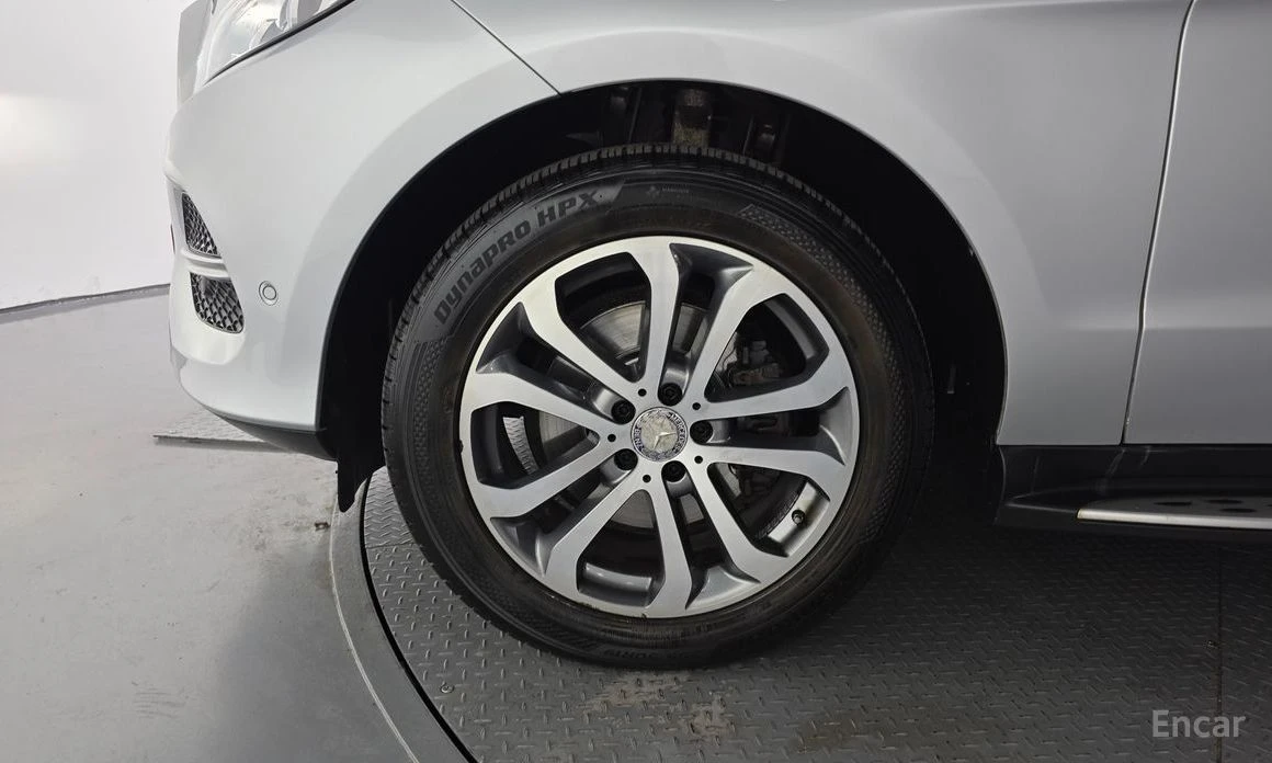 Mercedes-Benz GLE 250, снимка 5 - Автомобили и джипове - 54548458