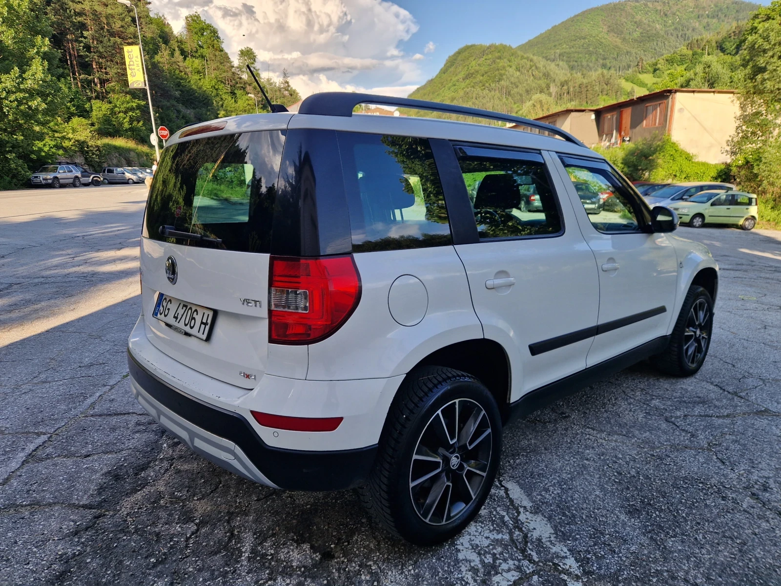 Skoda Yeti 2.0TDi 4Motion DSG(6), снимка 4 - Автомобили и джипове - 54961894