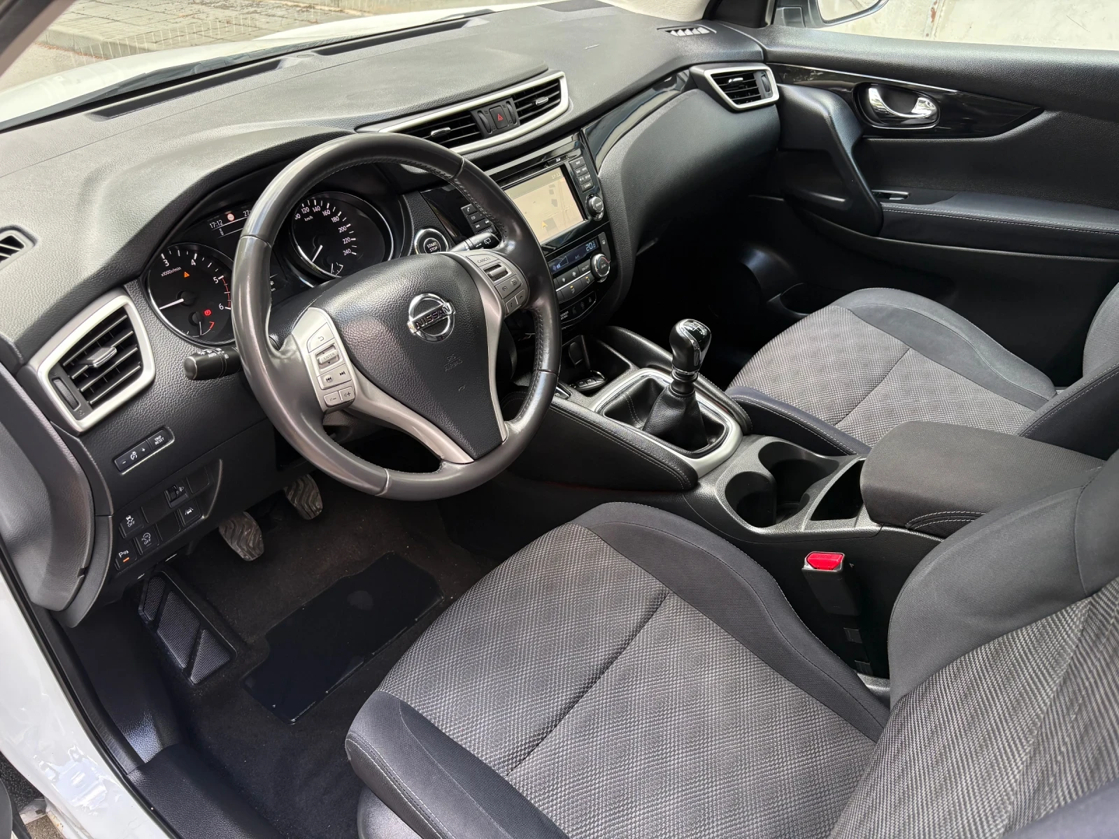 Nissan Qashqai 1.5 DCI NTEC KEYLESS-GO 360 CAMERA, снимка 7 - Автомобили и джипове - 55195676