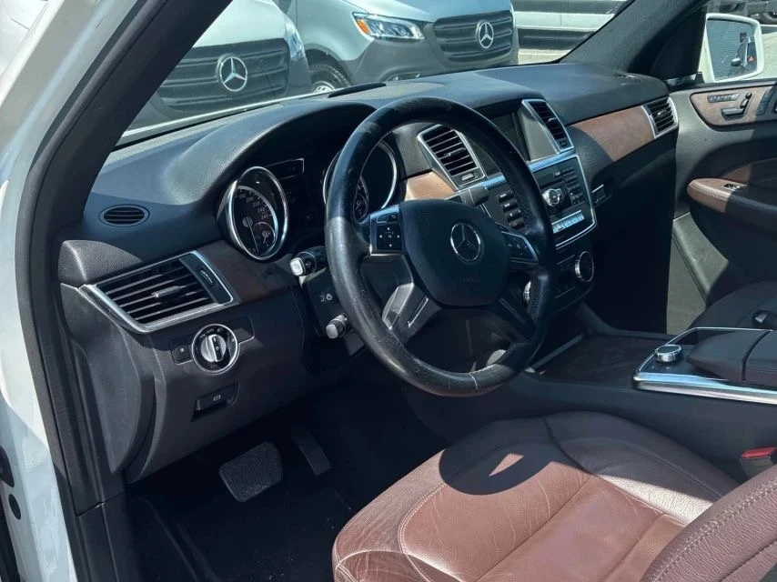Mercedes-Benz ML 350 Amg-pack* 360* H&K* Pano* Keyless, снимка 6 - Автомобили и джипове - 55255031