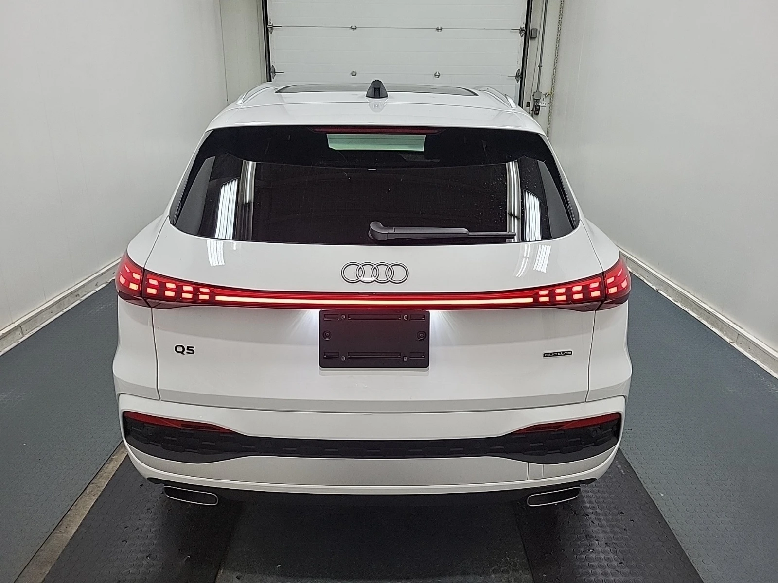 Audi Q5 QUATTRO * НОВА * ПАНОРАМА * HEAD UP * 2 КЛЮЧА * , снимка 5 - Автомобили и джипове - 55467850