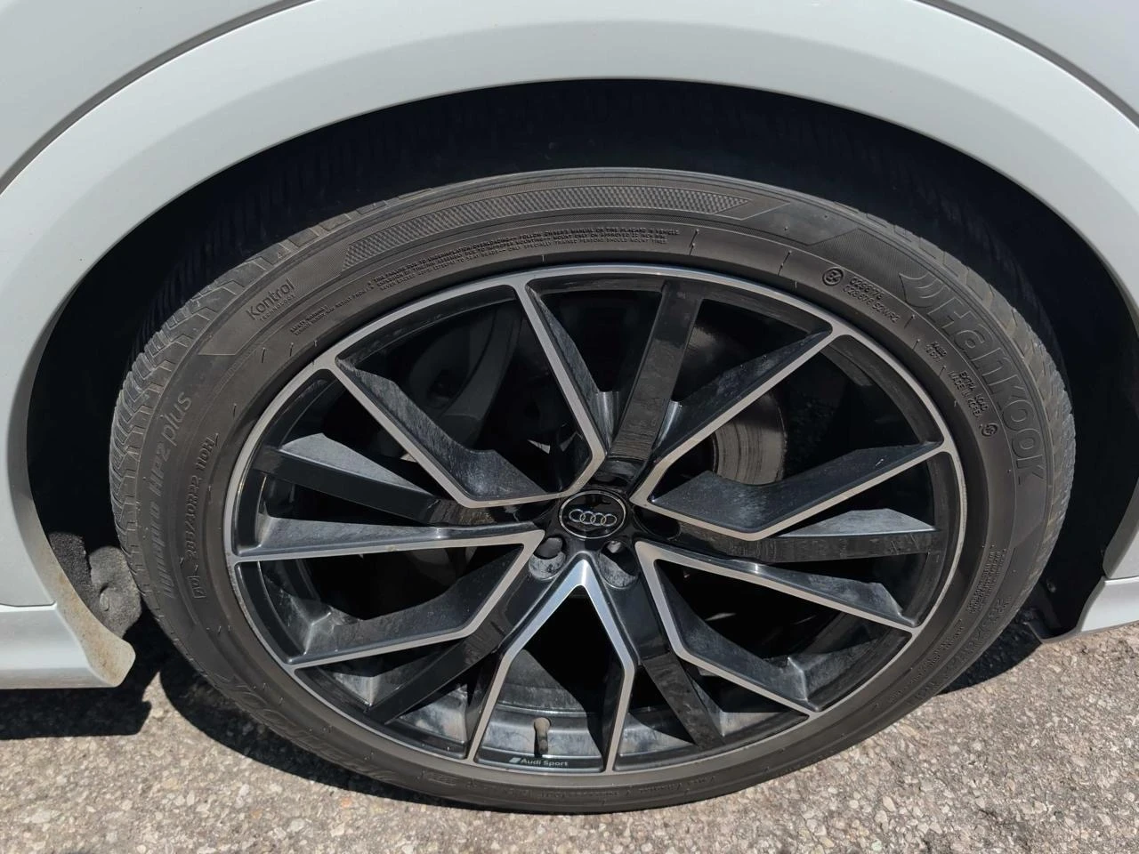 Audi Q8 TECHNIK* MATRIX* B&O* S-LINE* ОБДУХ* DIS* ТЪРГ, снимка 6 - Автомобили и джипове - 55505378