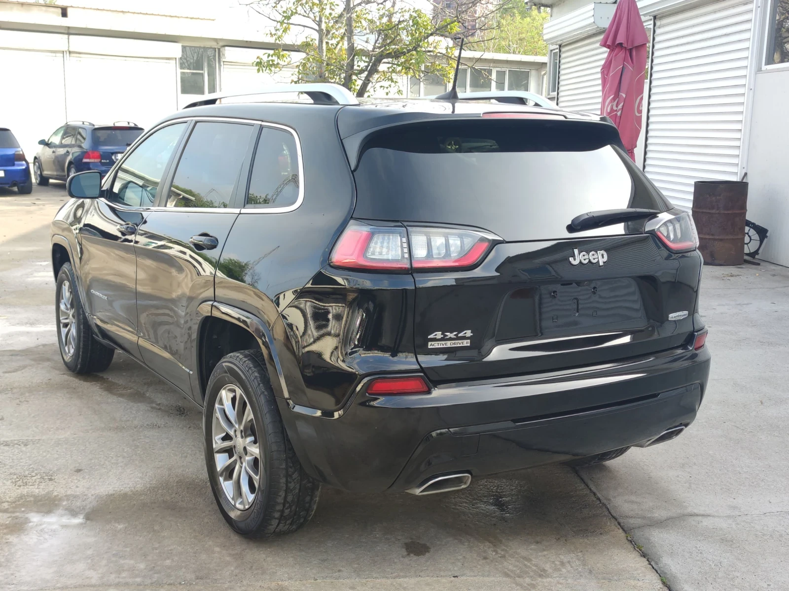 Jeep Cherokee 3.2 Latitude Plus, снимка 4 - Автомобили и джипове - 56241847