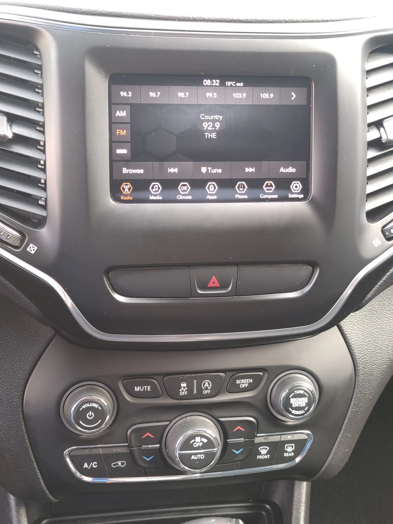 Jeep Cherokee 3.2 Latitude Plus, снимка 8 - Автомобили и джипове - 56241847