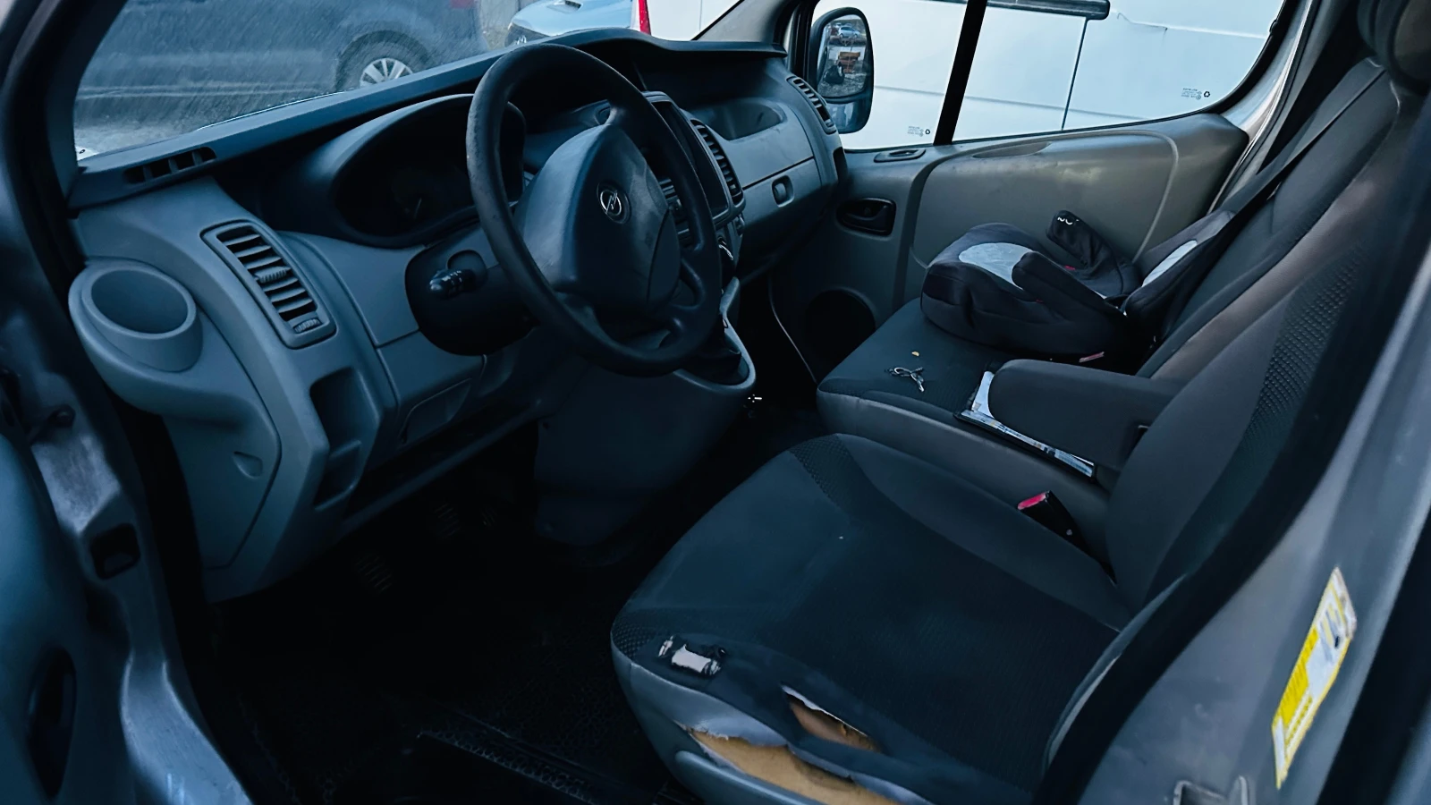 Opel Vivaro 2.0дизел 9 места long, снимка 5 - Бусове и автобуси - 53749856