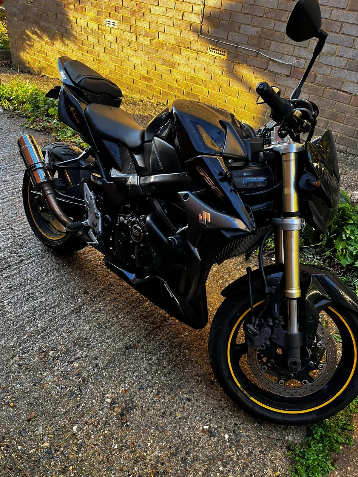 Suzuki Gsr 750 L1