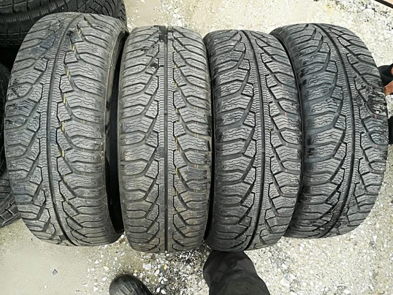 Гуми Зимни 205/60R16, снимка 1 - Гуми и джанти - 23637417