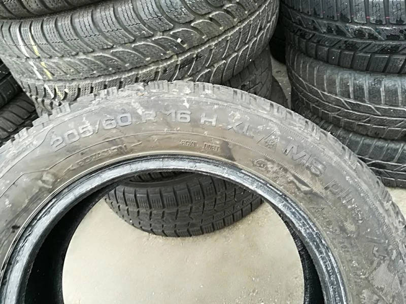 Гуми Зимни 205/60R16, снимка 6 - Гуми и джанти - 23637417