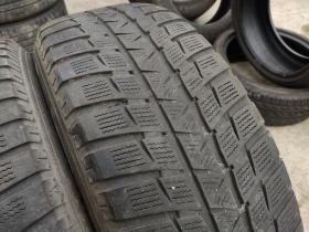 Гуми Зимни 225/65R17, снимка 1 - Гуми и джанти - 46097354