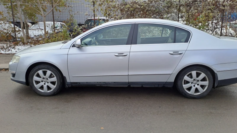 VW Passat FSI, снимка 1 - Автомобили и джипове - 48067602