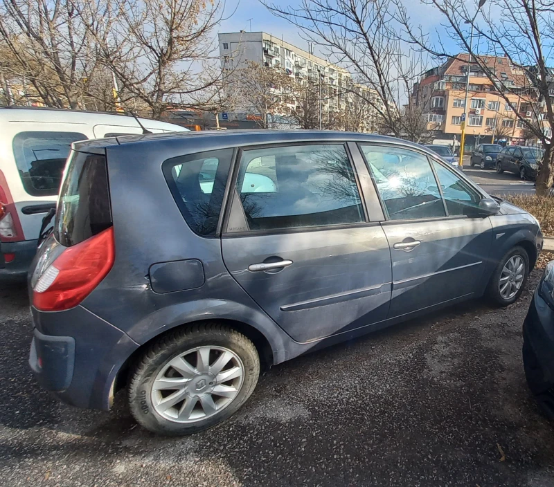 Renault Scenic, снимка 4 - Автомобили и джипове - 48929004