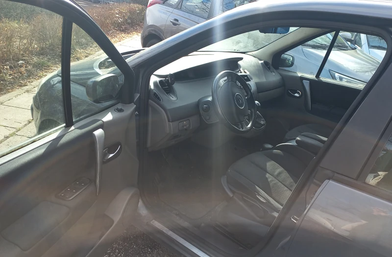 Renault Scenic, снимка 5 - Автомобили и джипове - 48929004