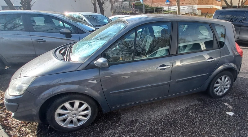 Renault Scenic, снимка 2 - Автомобили и джипове - 48825061