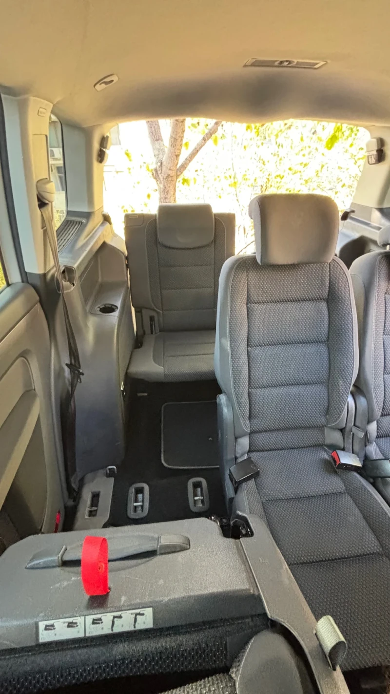 VW Touran 2.0 TDI 140 к.с. DSG 6 speed, снимка 15 - Автомобили и джипове - 51069493