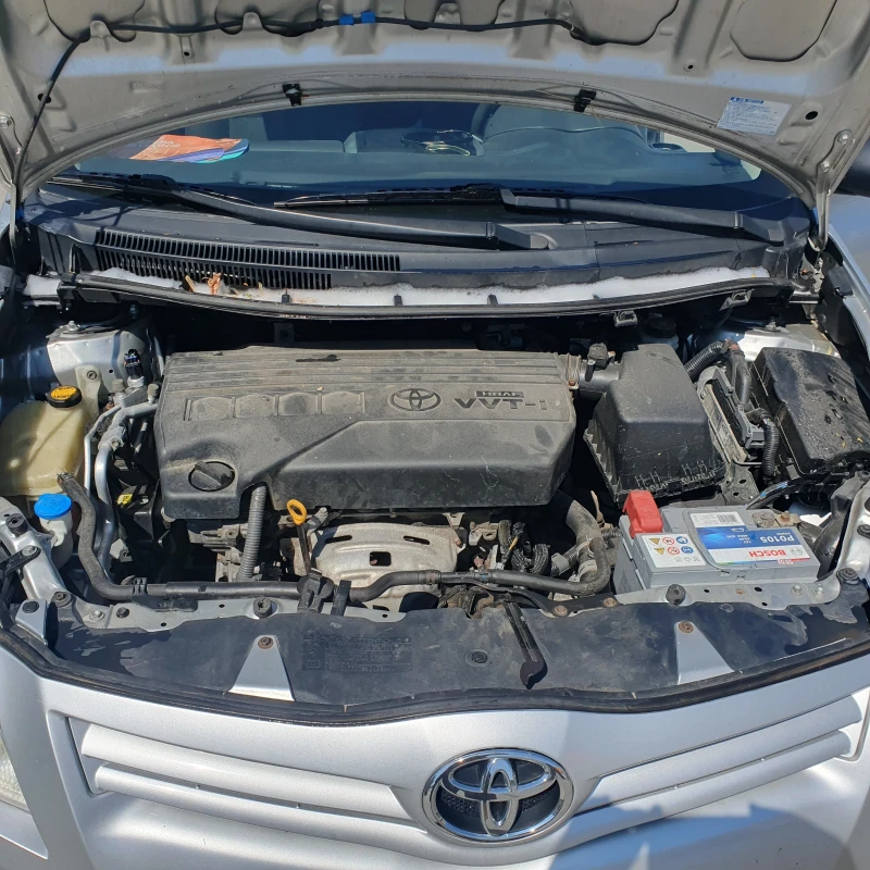 Toyota Auris 1.33 VVT-i, снимка 9 - Автомобили и джипове - 52339656