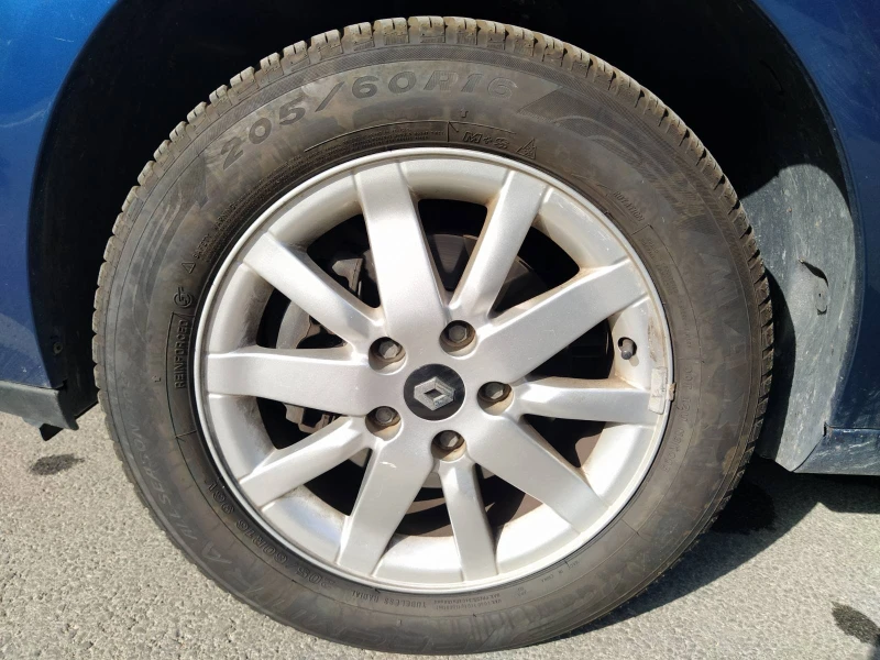 Renault Fluence 1.6 16v, снимка 10 - Автомобили и джипове - 51367083