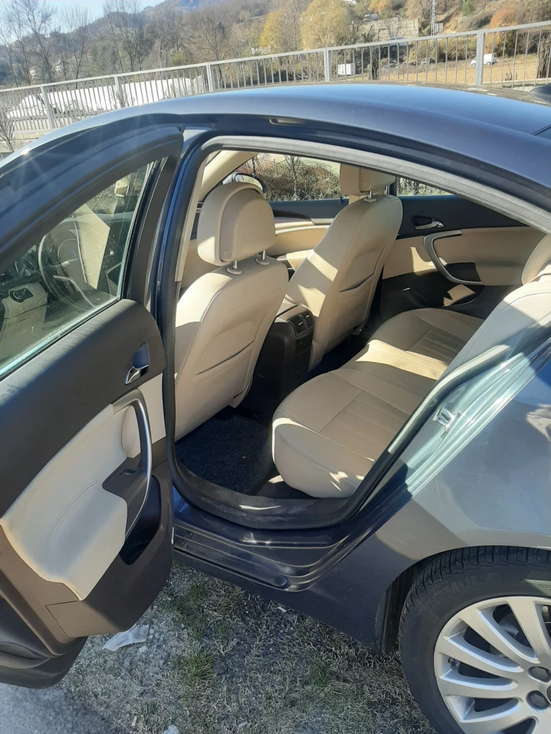 Opel Insignia, снимка 4 - Автомобили и джипове - 52484333
