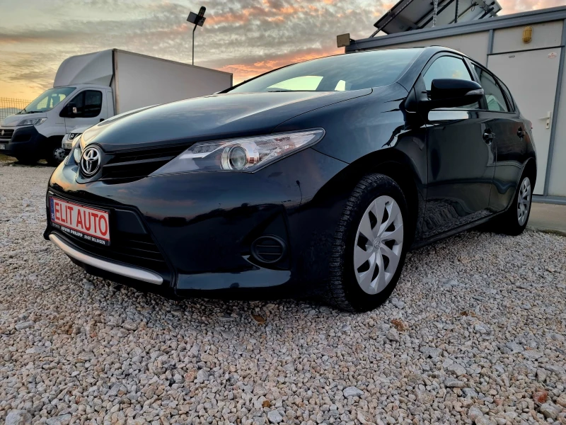 Toyota Auris 1.3VVT-i 99ks. 6 скорости, Климатроник, снимка 2 - Автомобили и джипове - 52904422