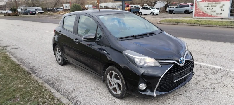 Toyota Yaris 1.5 i HYBRID Euro 6, снимка 4 - Автомобили и джипове - 53295304