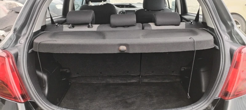 Toyota Yaris 1.5 i HYBRID Euro 6, снимка 11 - Автомобили и джипове - 53295304