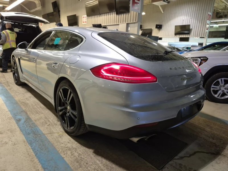 Porsche Panamera * S E HYBRID * ПОДГРЕВ * ОБДУХВАНЕ * ШИБИДАХ, снимка 4 - Автомобили и джипове - 53415538