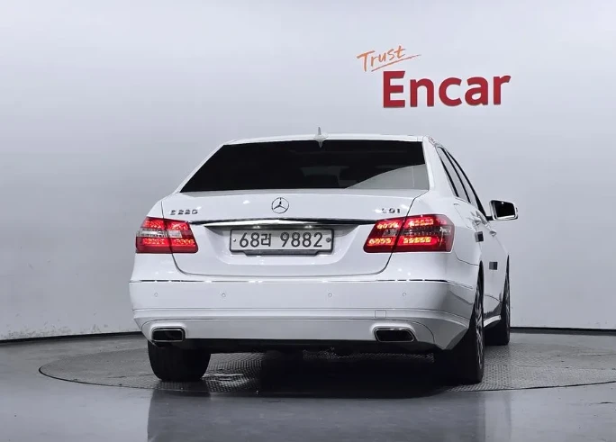 Mercedes-Benz E 220 Avantgarde - изображение 4