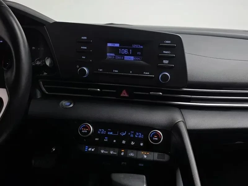 Hyundai Elantra, снимка 13 - Автомобили и джипове - 56723505