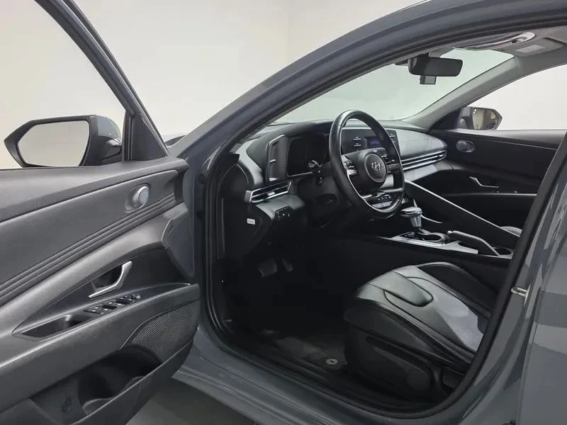 Hyundai Elantra, снимка 9 - Автомобили и джипове - 56723505